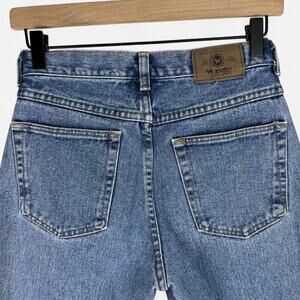 Wrangler vintage style straight leg jeans light wash high rise